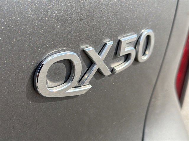 Used 2021 INFINITI QX50 Essential w/ Convenience Package image 11