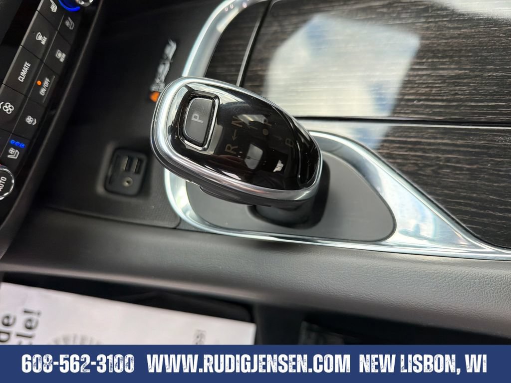 Used 2021 Buick Enclave Avenir w/ Avenir Technology Package AWD/4WD image 24