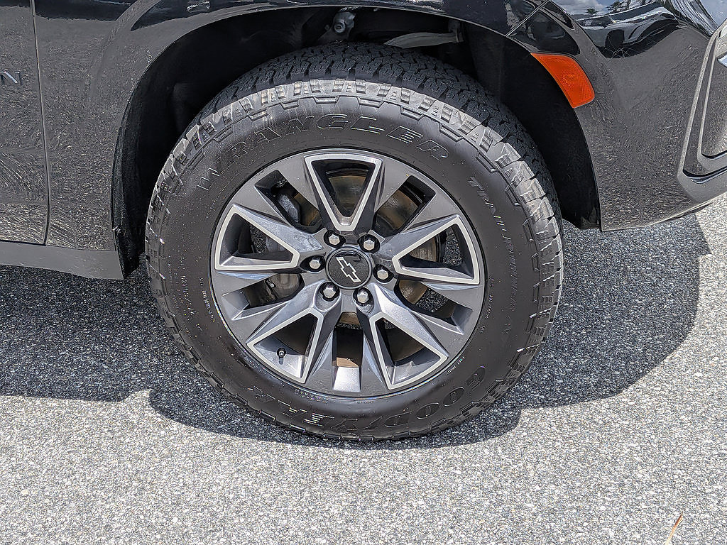 Used 2022 Chevrolet Suburban Z71 AWD/4WD image 37
