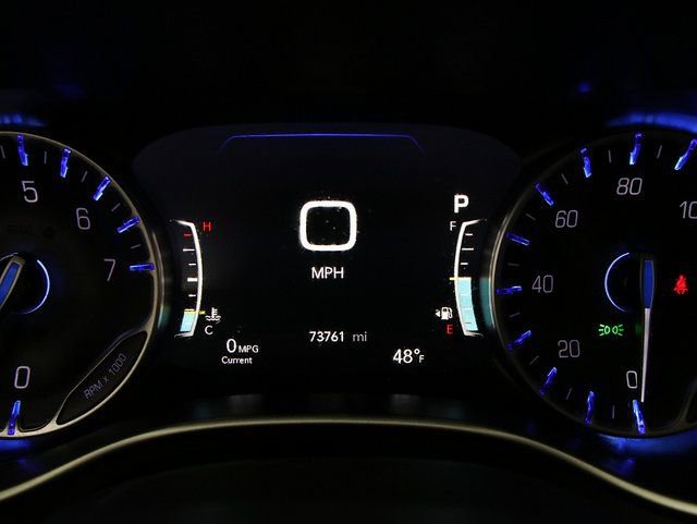 Used 2024 Chrysler Pacifica Touring-L image 16