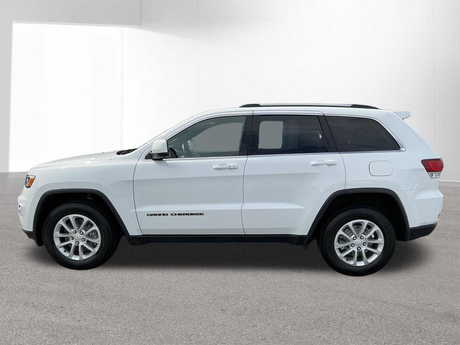 Used 2021 Jeep Grand Cherokee Laredo AWD/4WD image 6
