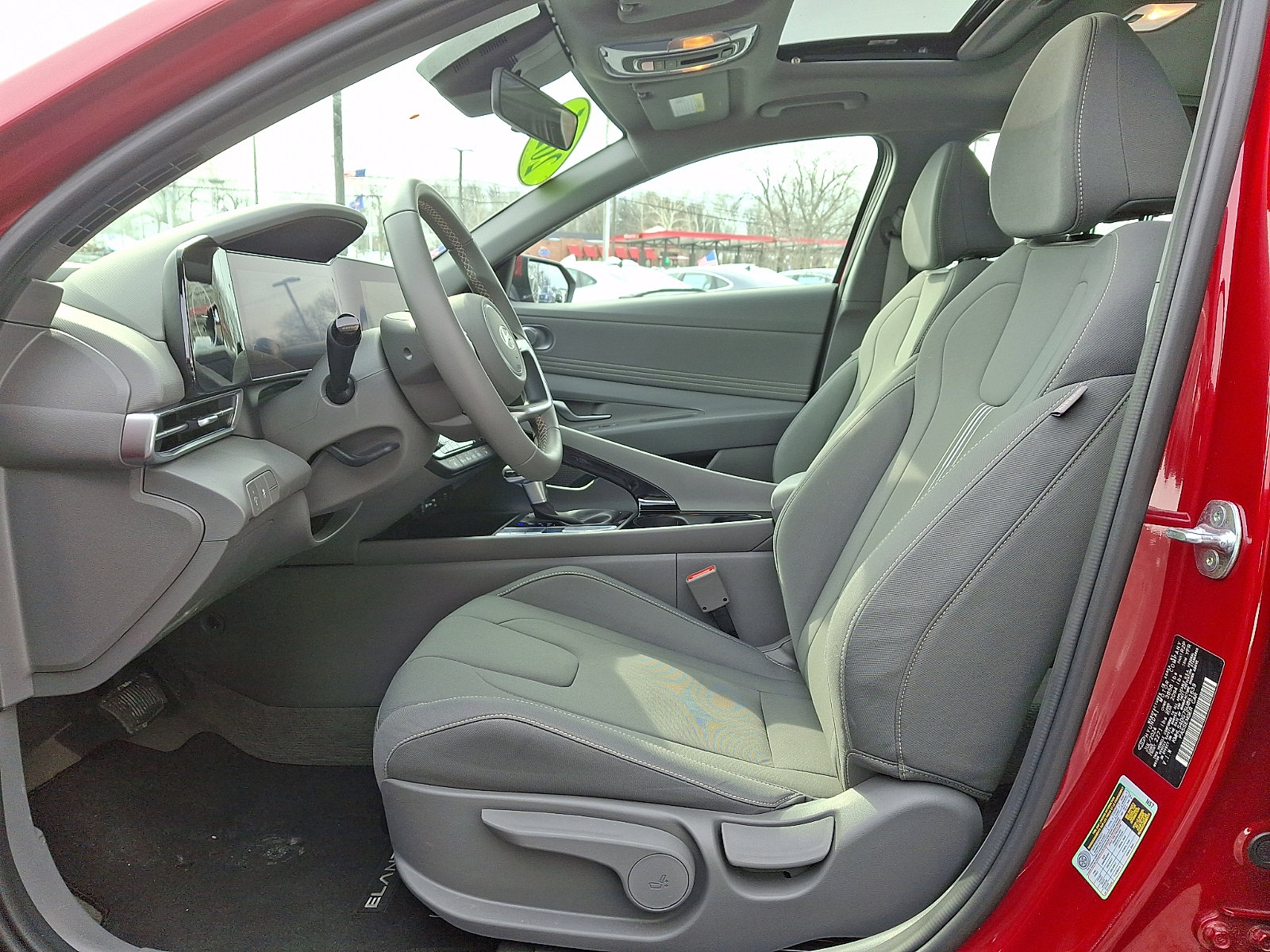 Used 2025 Hyundai Elantra SEL image 13