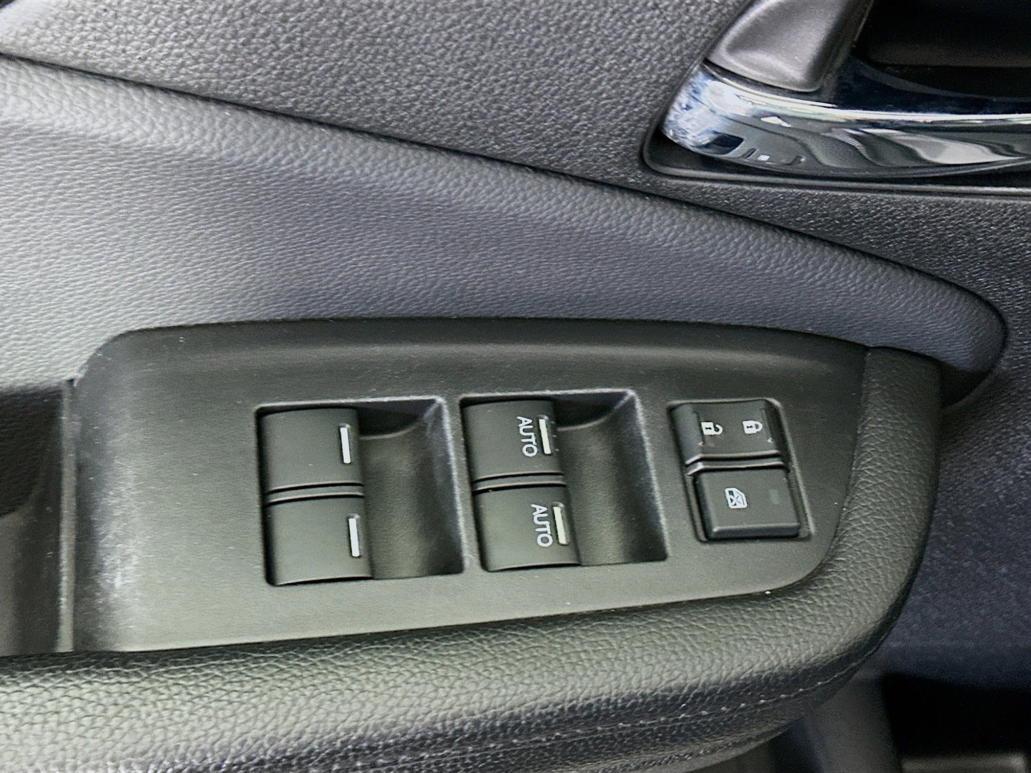 Used 2017 Honda Pilot Touring image 15