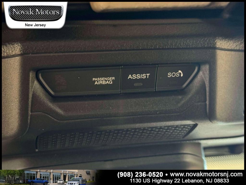 Used 2024 Jeep Wrangler Unlimited Sahara w/ Technology Group AWD/4WD image 30