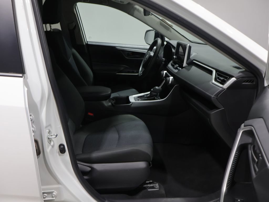 Used 2023 Toyota RAV4 LE AWD/4WD image 22