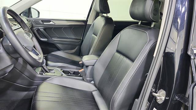 Used 2024 Volkswagen Tiguan SE FWD image 11
