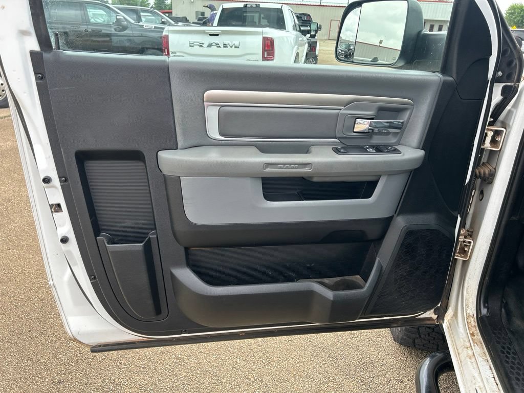 Used 2018 RAM 3500 Tradesman w/ Chrome Appearance Group AWD/4WD image 7