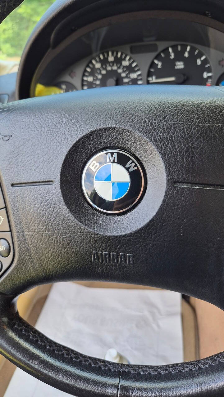 Used 2004 BMW 325xi Sedan AWD/4WD image 39