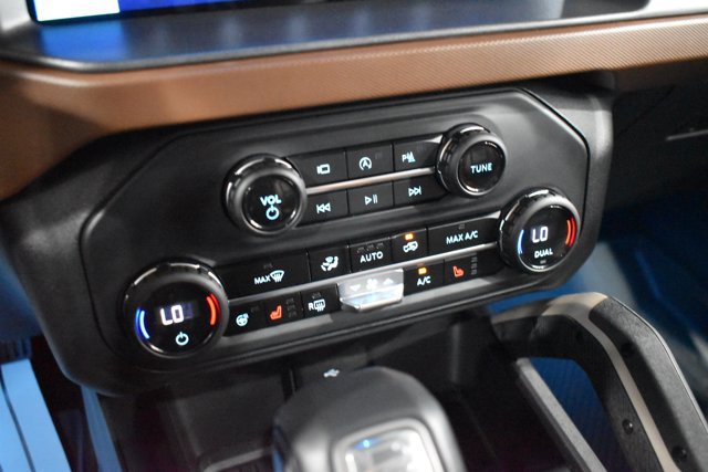 Used 2024 Ford Bronco Outer Banks AWD/4WD image 14