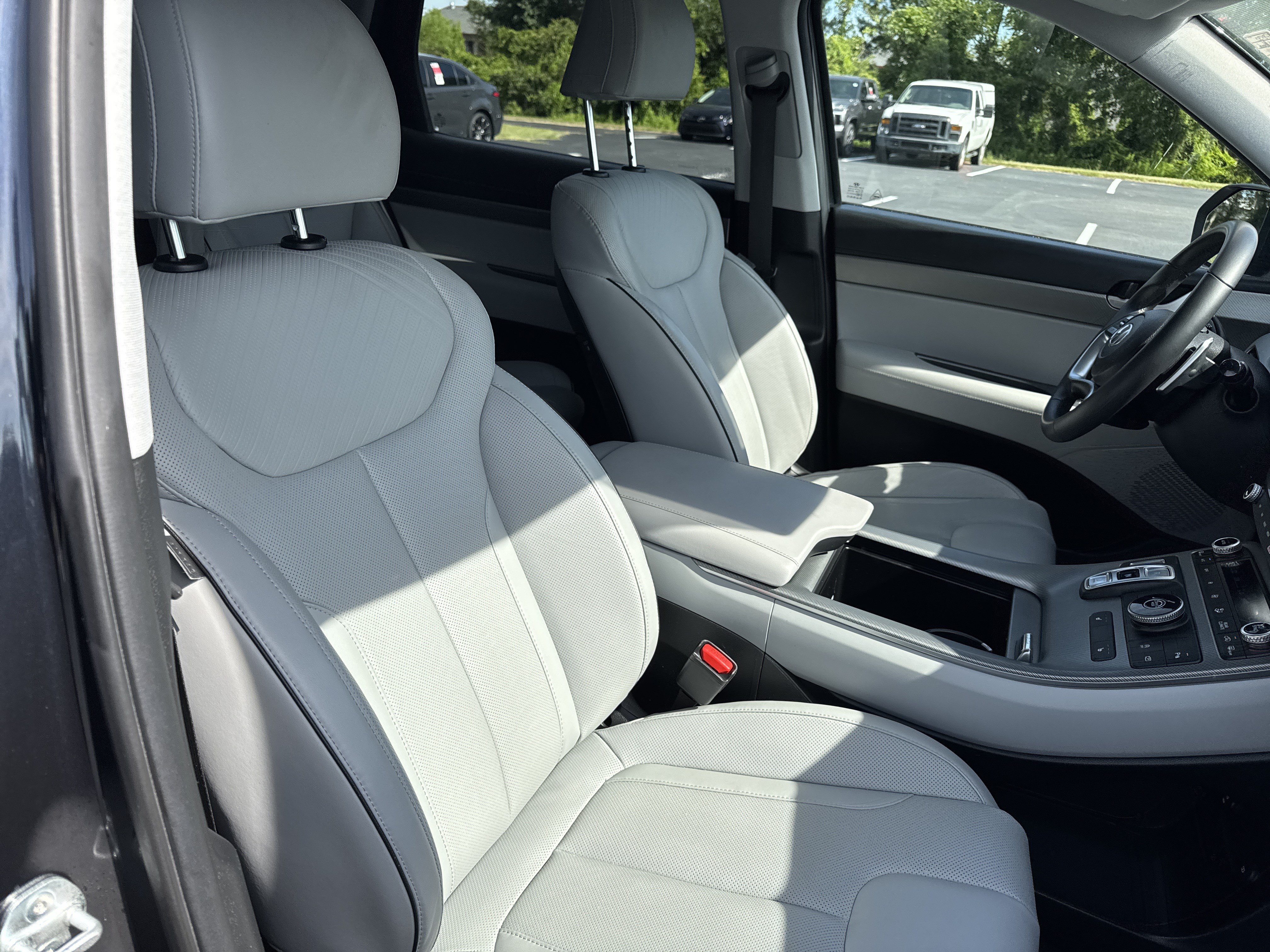 Used 2025 Hyundai Palisade SEL FWD image 34