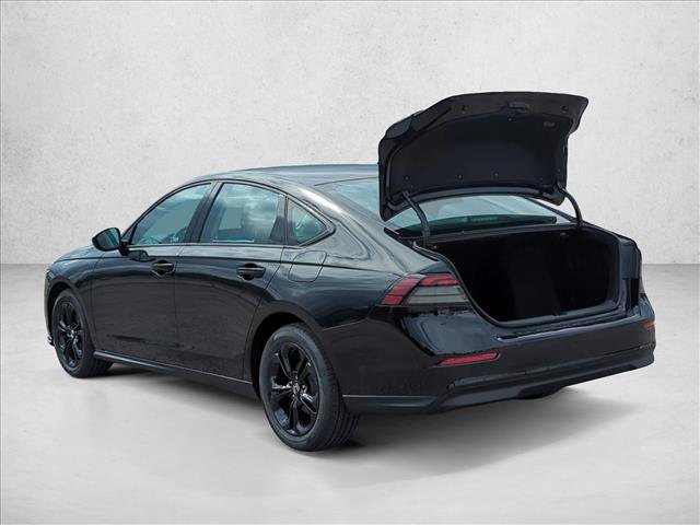 Used 2025 Honda Accord SE image 9