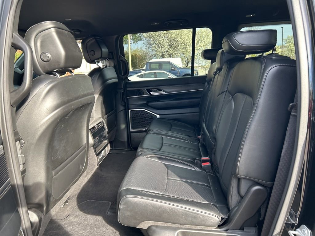 Used 2024 Jeep Wagoneer L Series II w/ Flexible Seating Group image 24