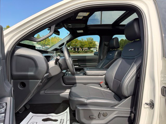 Used 2025 Ford Expedition Platinum w/ Stealth Performance Package AWD/4WD image 13