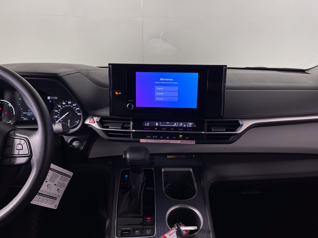New 2026 Toyota Sienna LE FWD image 15