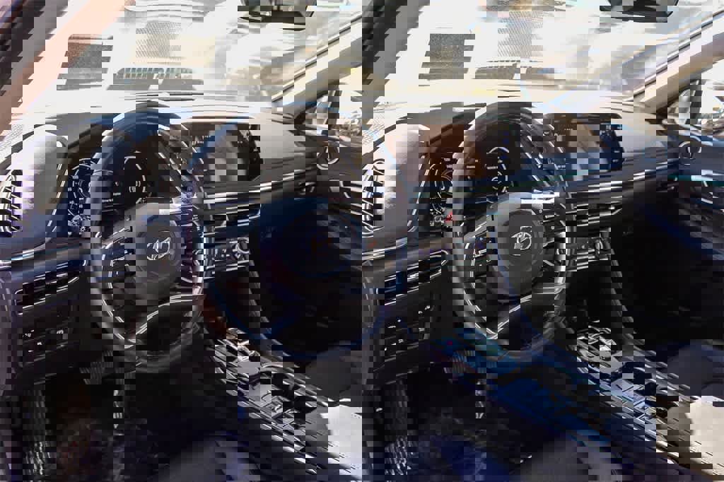 Used 2022 Hyundai Sonata Limited image 23