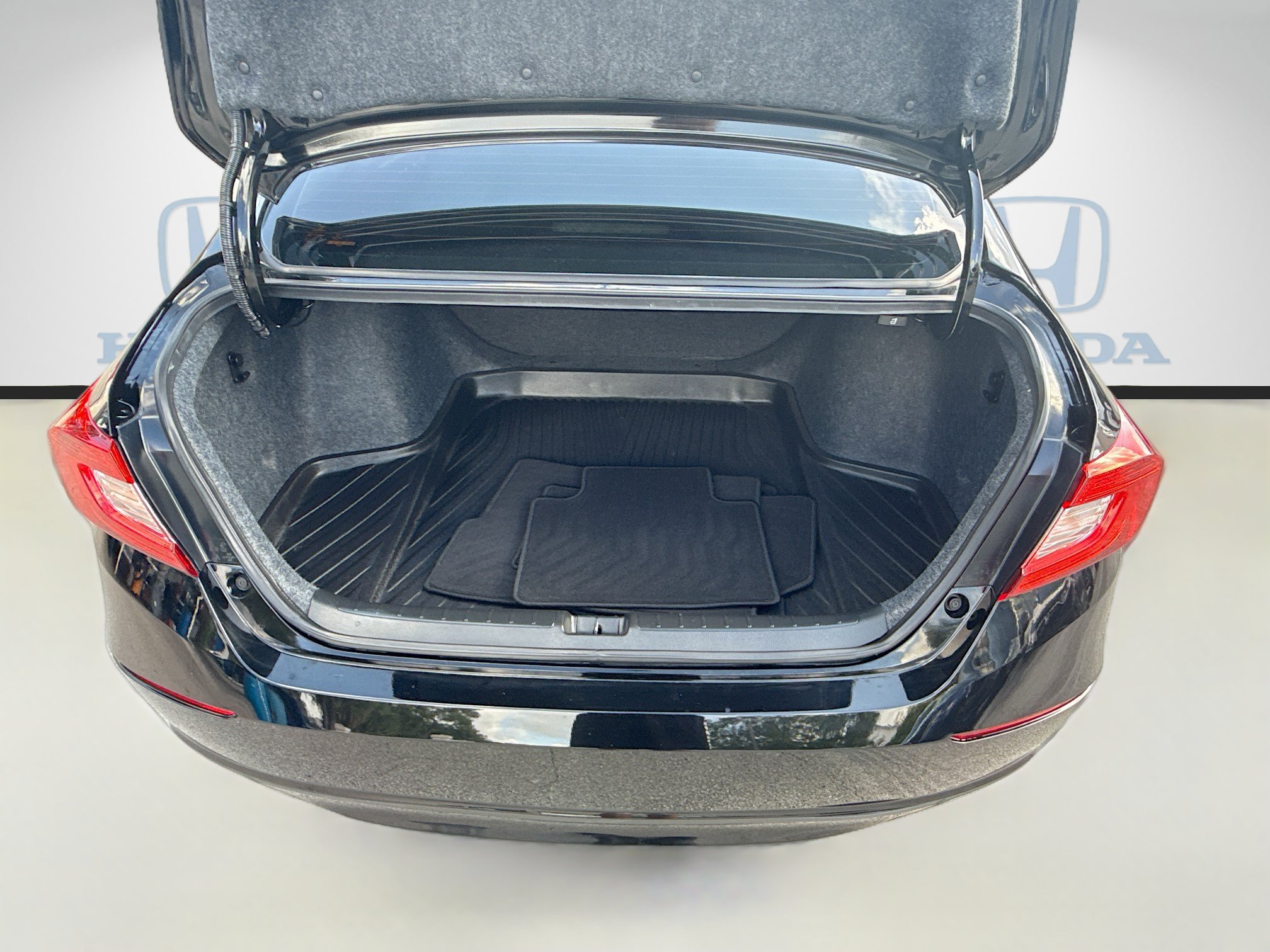 Used 2021 Honda Accord LX image 25
