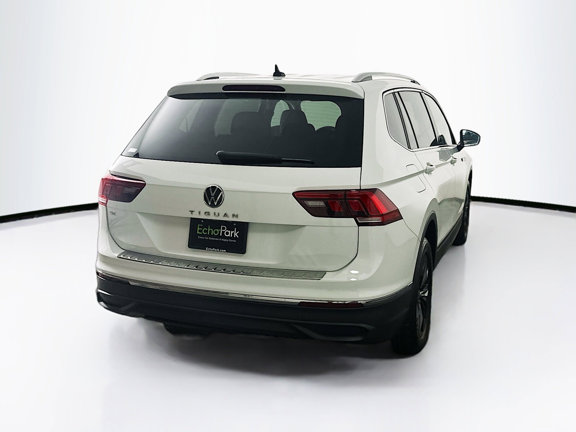 Used 2022 Volkswagen Tiguan SE image 9
