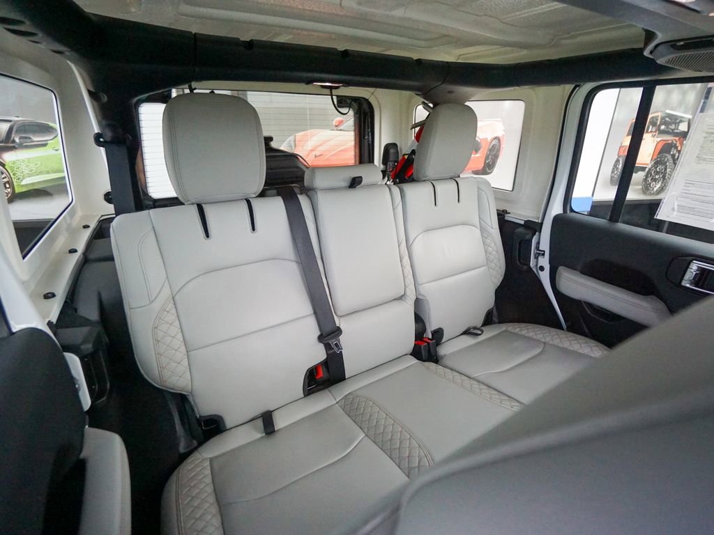 Used 2021 Jeep Wrangler Unlimited Sahara image 31