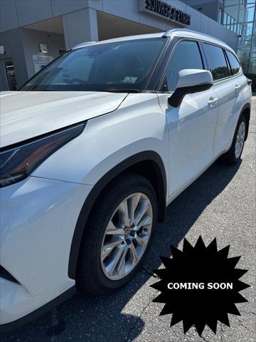 Certified 2021 Toyota Highlander Limited image 1