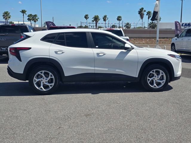 Used 2025 Chevrolet Trax LS w/ LS Convenience Package image 5