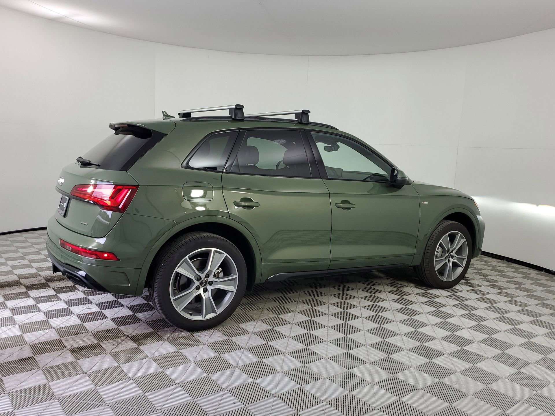 Certified 2025 Audi Q5 2.0T Premium w/ Convenience Plus Package image 11