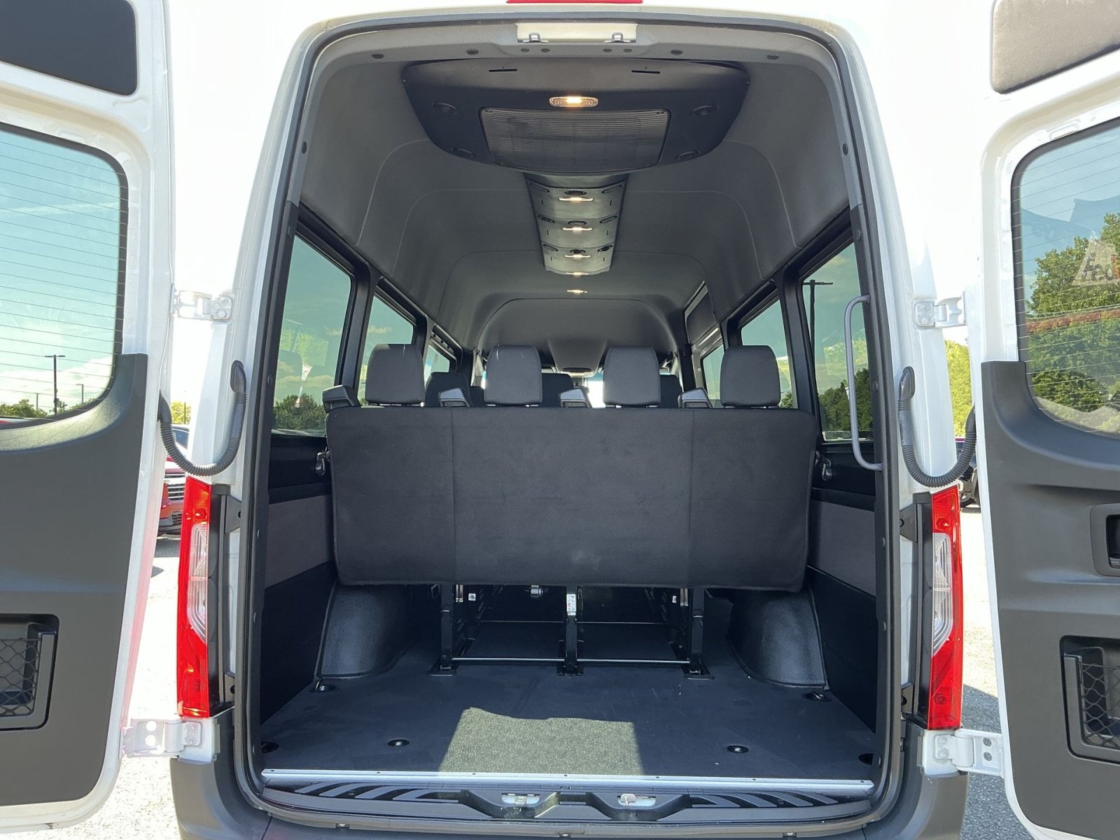 Used 2025 Mercedes-Benz Sprinter 2500 image 25