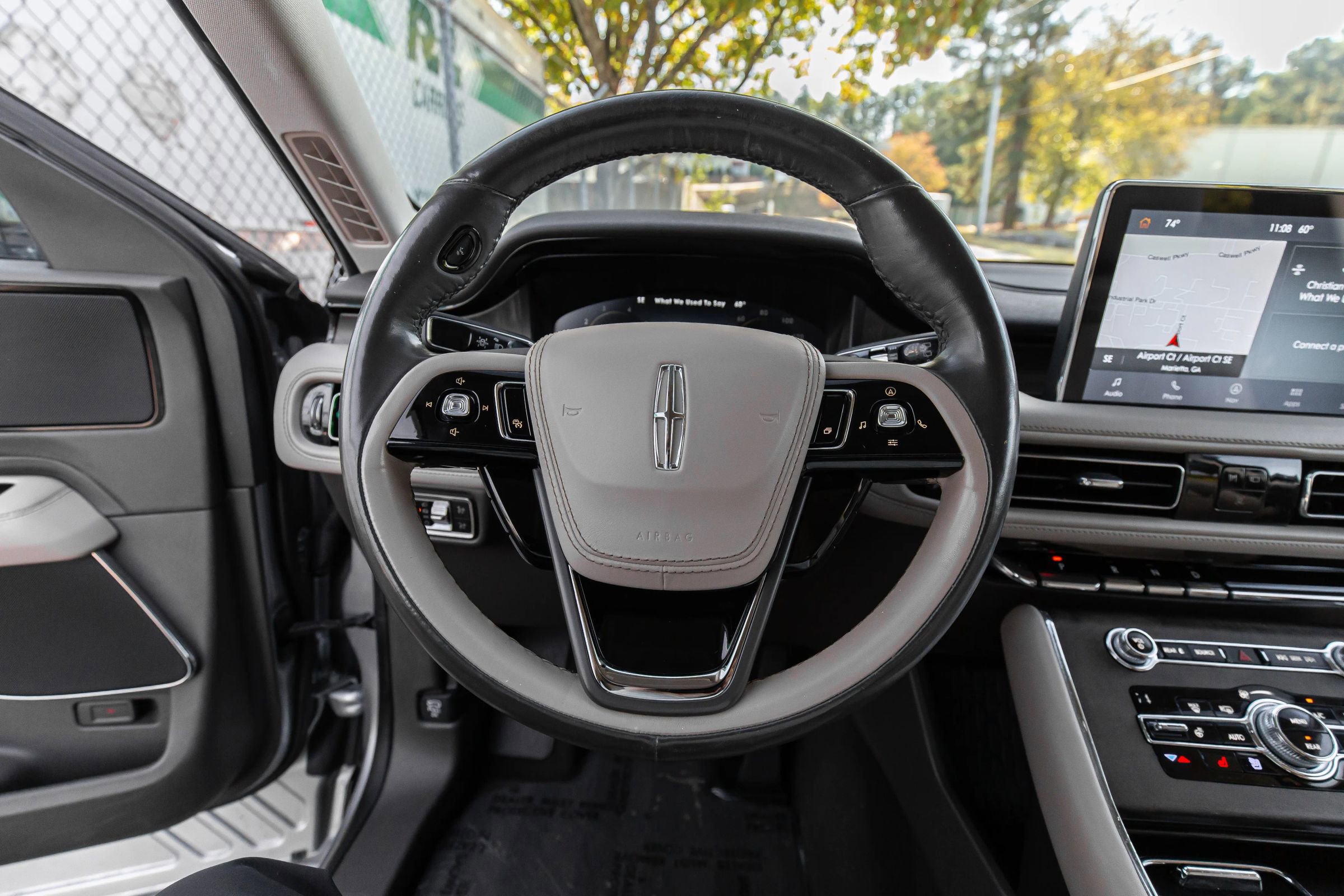 Used 2020 Lincoln Aviator Reserve w/ Equipment Group 201A image 24