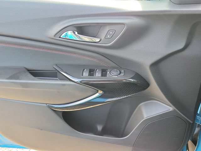 Used 2025 Chevrolet Trax RS w/ Driver Confidence Package FWD image 16