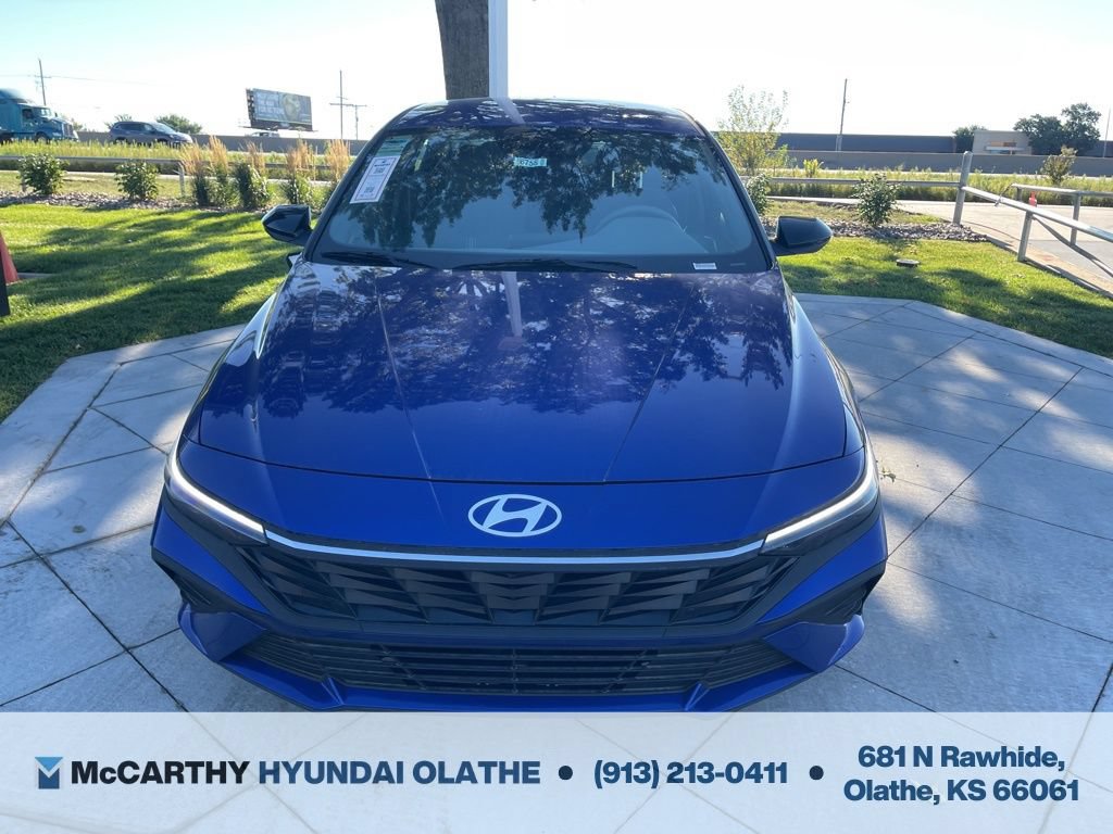 Used 2025 Hyundai Elantra Sport FWD image 11