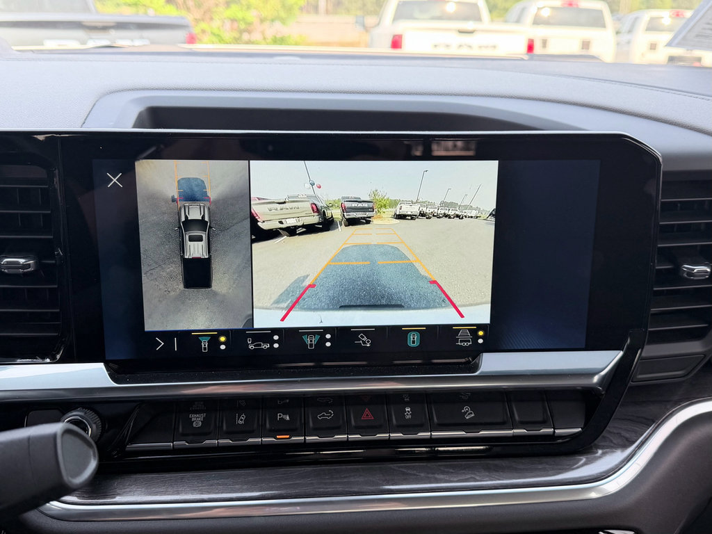 Used 2026 Chevrolet Silverado 2500 LTZ w/ LTZ Premium Package image 18