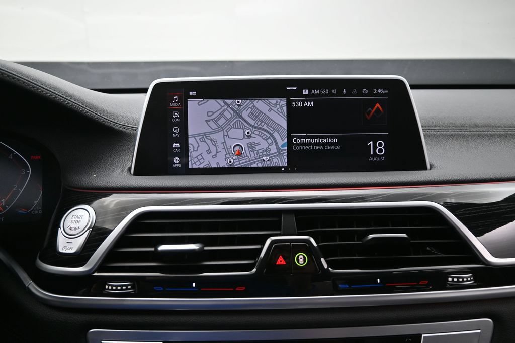 Used 2022 BMW 750i xDrive w/ M Sport Package AWD/4WD image 19