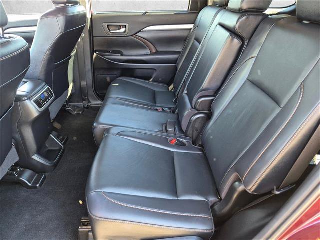 Used 2019 Toyota Highlander XLE AWD/4WD image 26