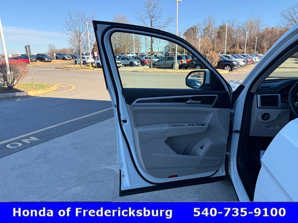 Used 2021 Volkswagen Atlas SE w/ Panoramic Sunroof Package image 14