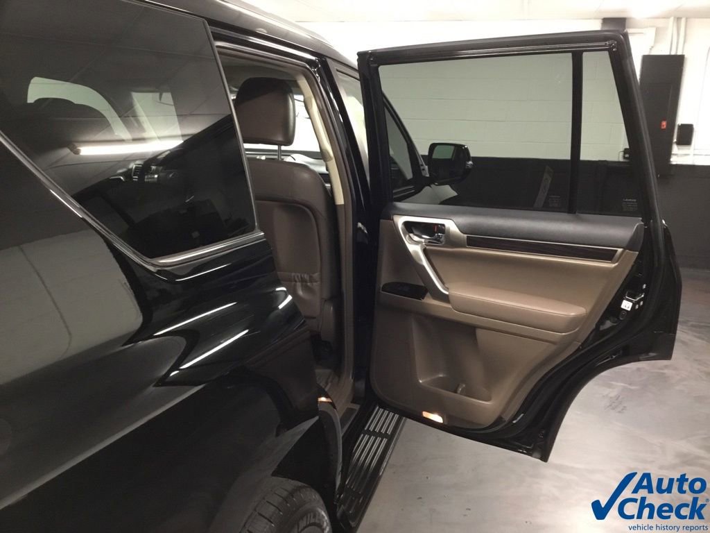 Used 2018 Lexus GX 460 w/ Navigation Package image 33