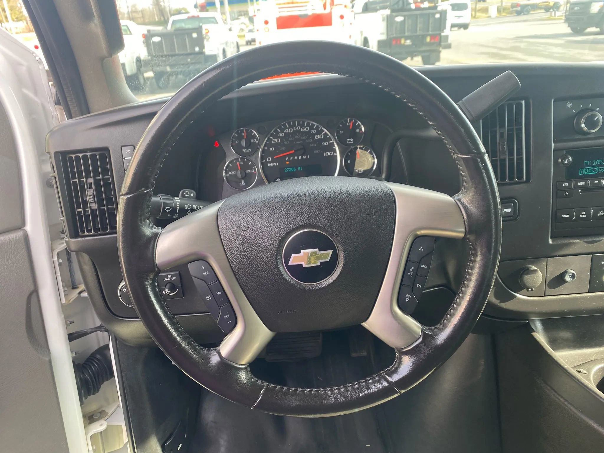 Used 2017 Chevrolet Express 3500 Extended image 10