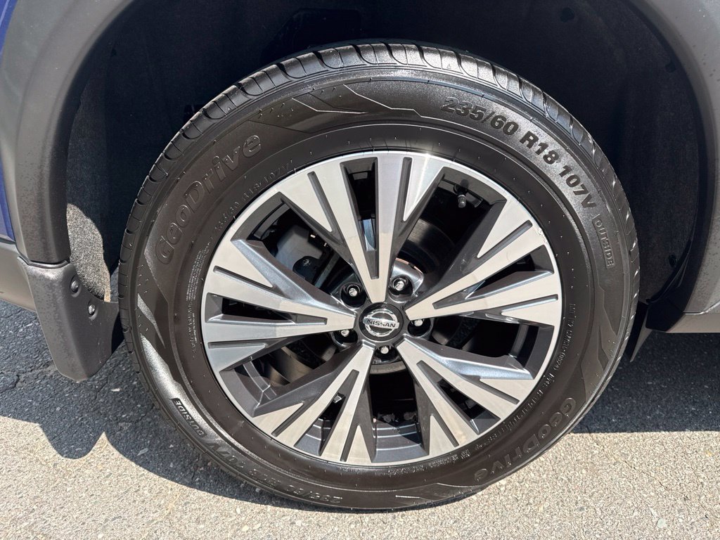 Used 2021 Nissan Rogue SV AWD/4WD image 12