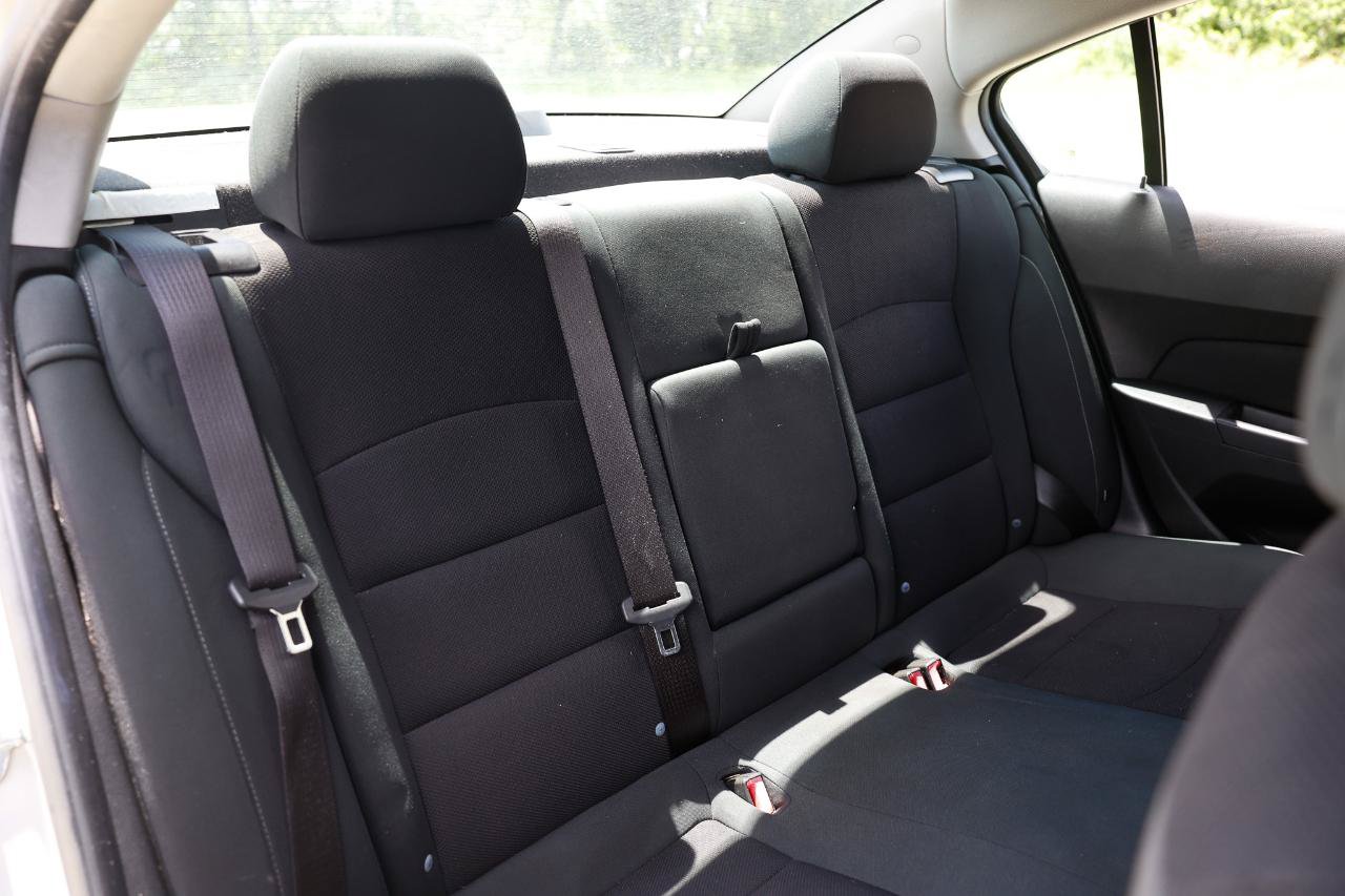 Used 2012 Chevrolet Cruze LT FWD image 12
