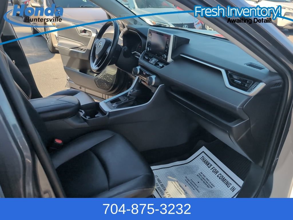 Used 2019 Toyota RAV4 XLE Premium image 15