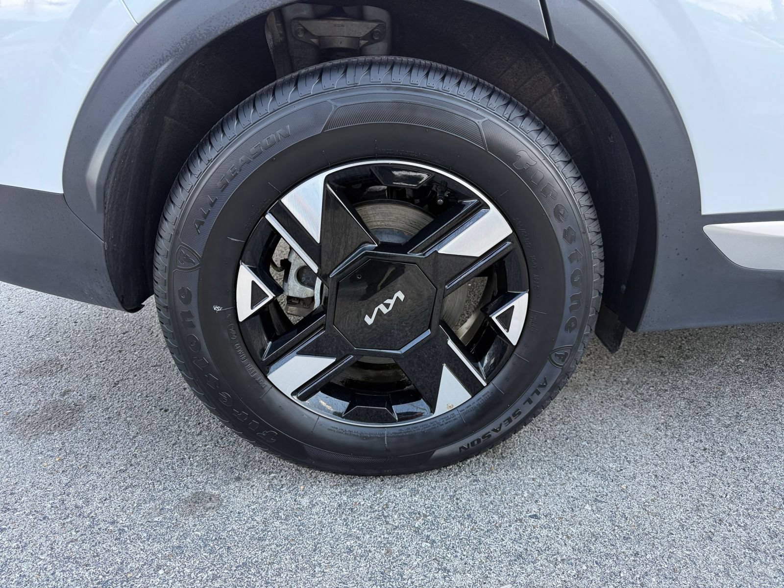 Used 2026 Kia Sportage LX FWD image 29