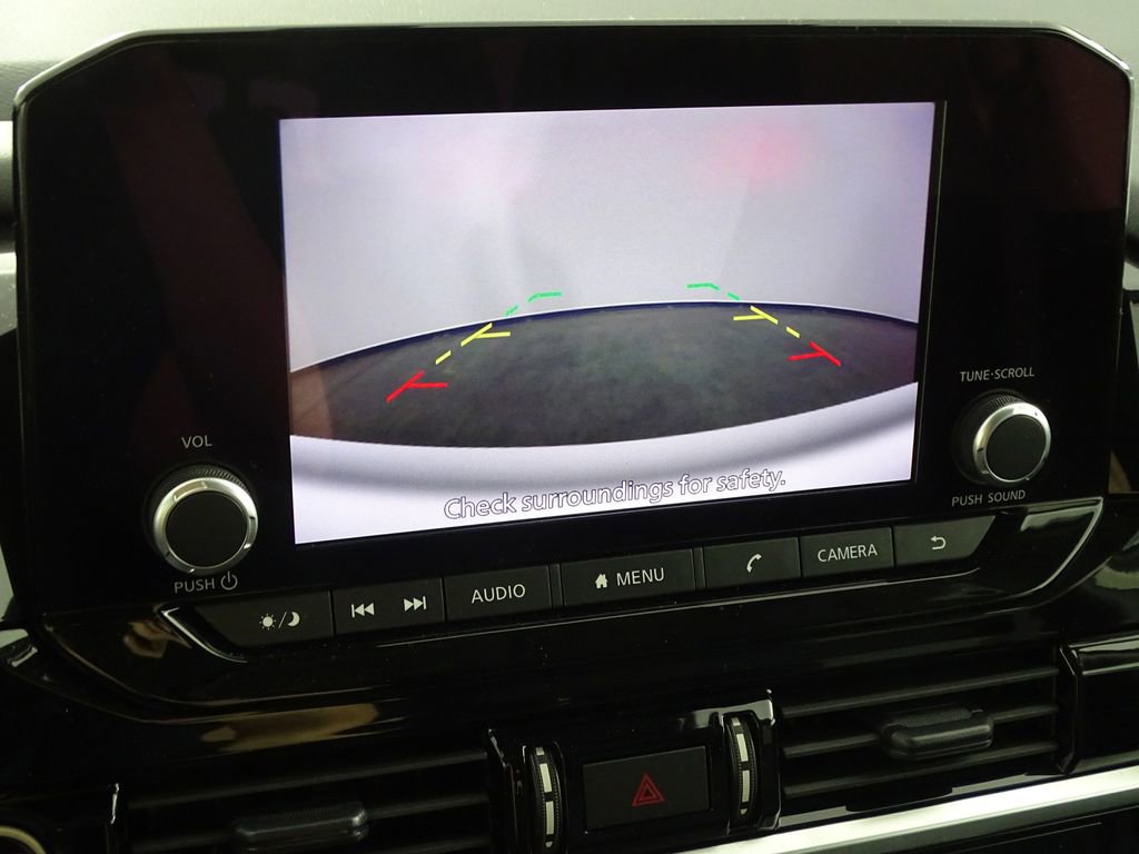 Used 2024 Nissan Pathfinder SV image 8