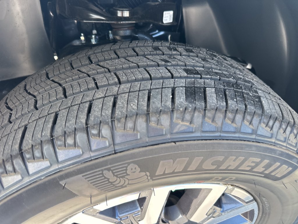 New 2026 Nissan Frontier SV w/ SV Convenience Package AWD/4WD image 14