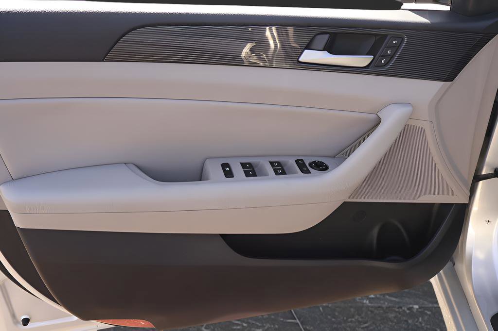 Used 2018 Hyundai Sonata Limited FWD image 12