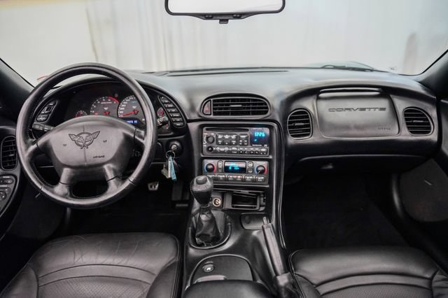 Used 2000 Chevrolet Corvette Convertible w/ Memory Pkg RWD image 12