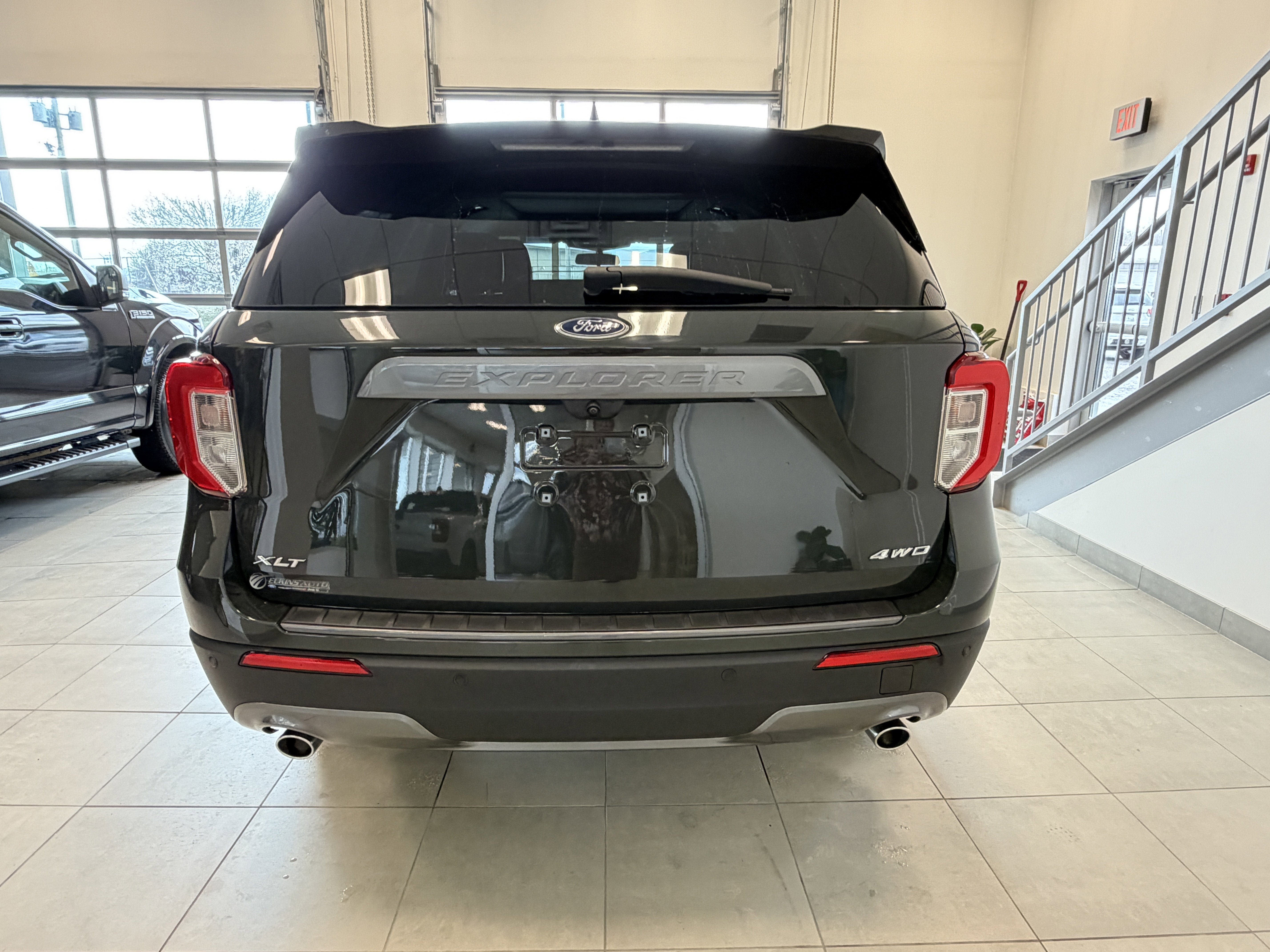 Used 2023 Ford Explorer XLT w/ Equipment Group 202A image 3