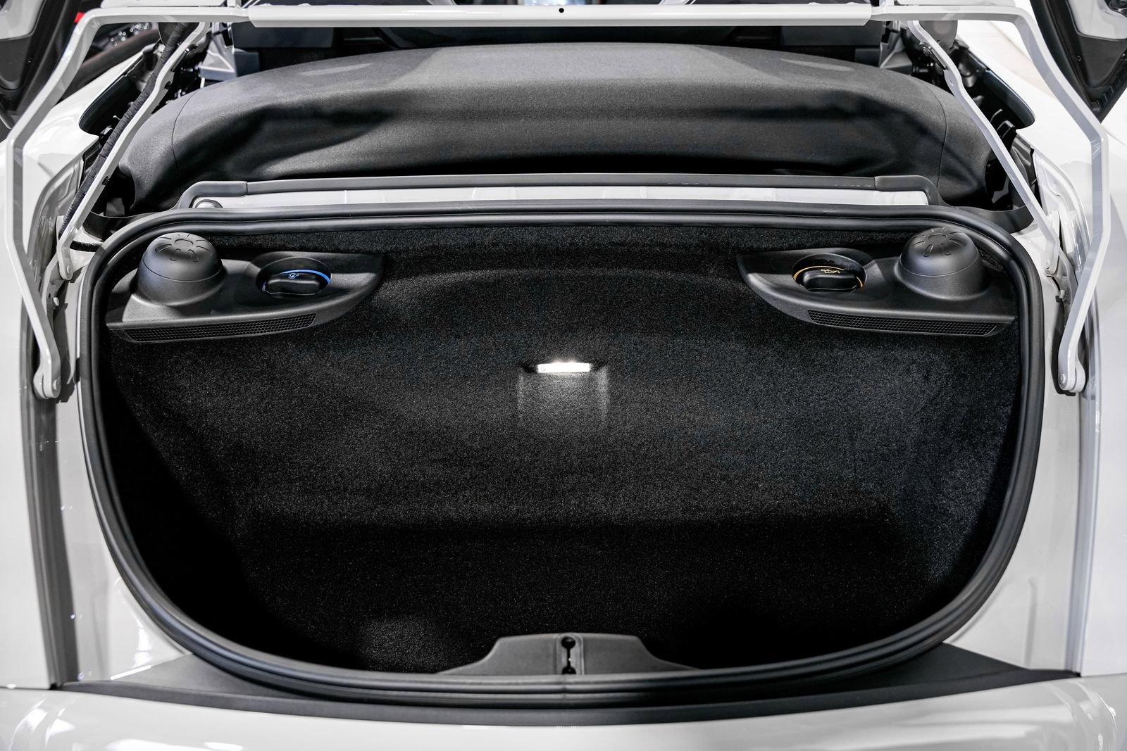 Used 2022 Porsche 718 Boxster Spyder RWD image 40