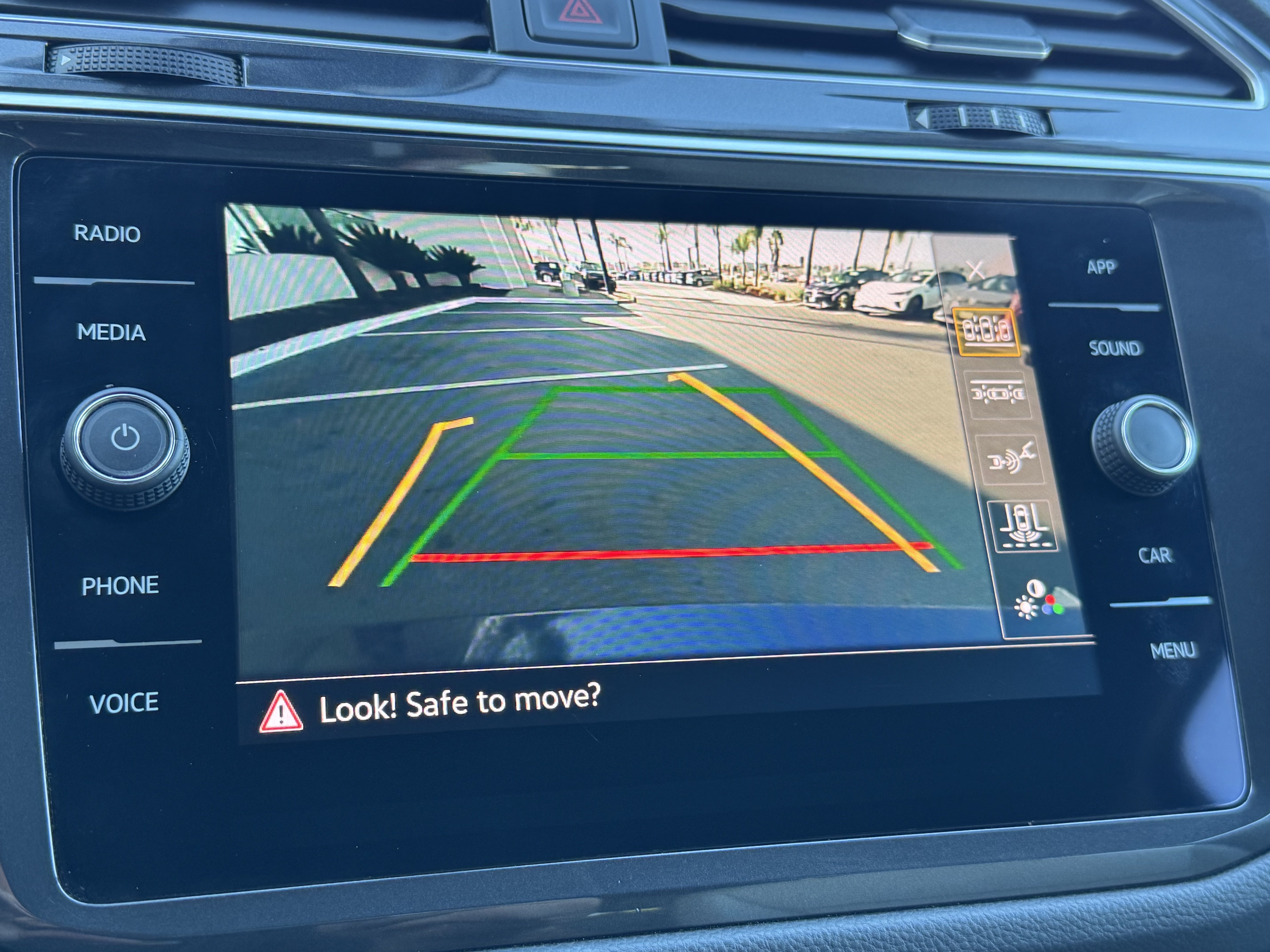Certified 2024 Volkswagen Tiguan SE FWD image 27