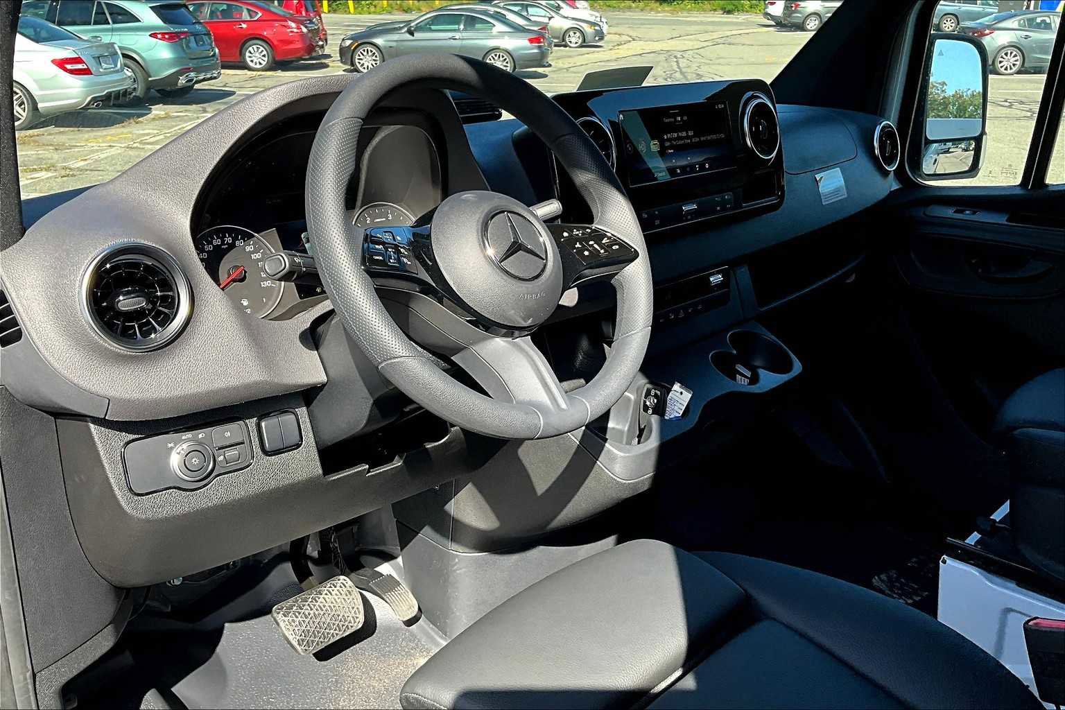 New 2025 Mercedes-Benz Sprinter 2500 image 9