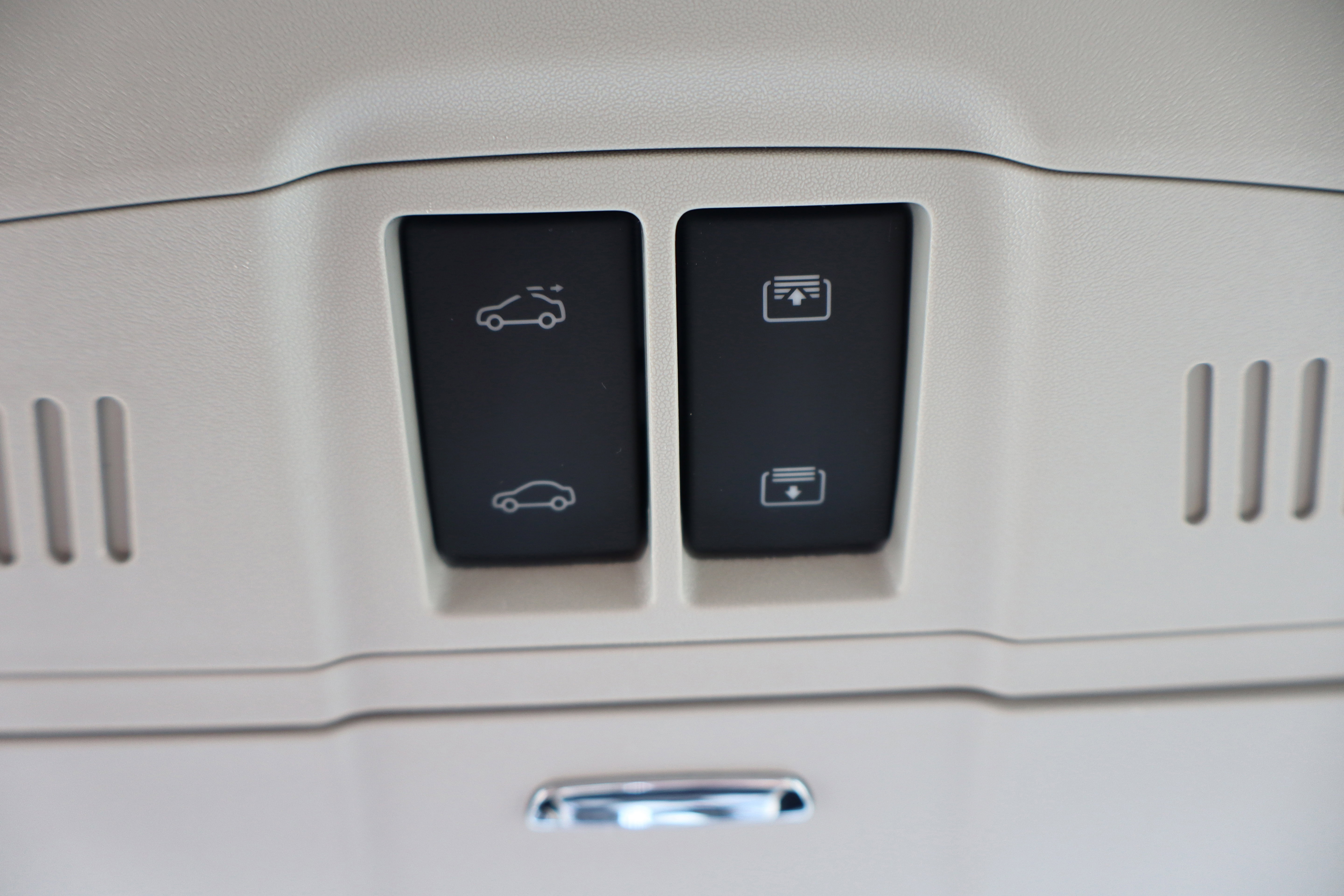 Used 2019 Buick Envision Premium w/ Driver Confidence Package image 24