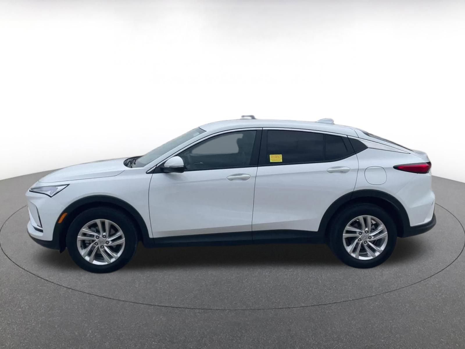 Used 2025 Buick Envista Preferred image 9