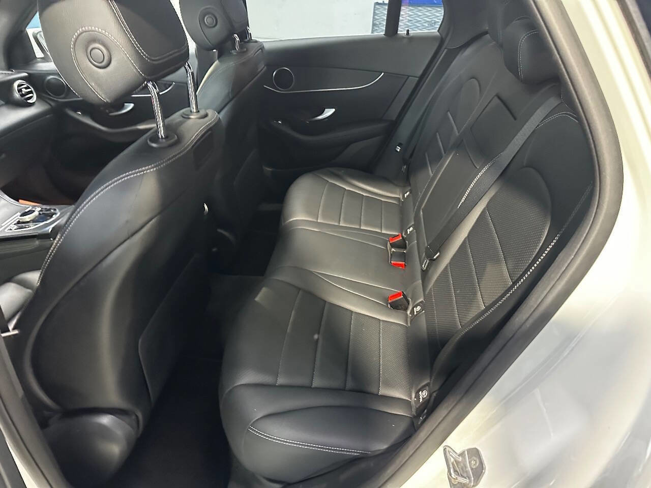 Used 2018 Mercedes-Benz GLC 300 4MATIC image 17